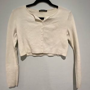 Brandy Melville Cropped Button Up Tee Shirt Long Sleeve Top Off White